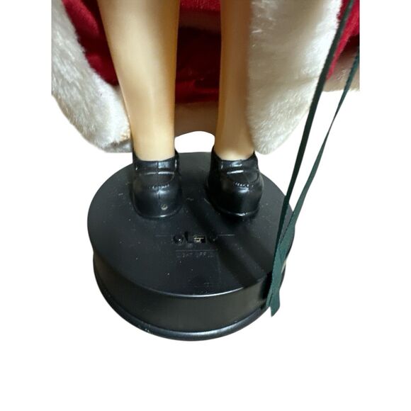 Vintage 17” Young Lady Mrs Claus Caroler Candle NOT WORKING Animated Sound - Picture 8 of 11
